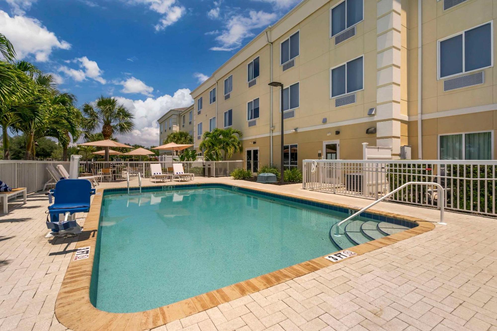 Comfort Suites Sarasota-Siesta Key Vamo Екстер'єр фото